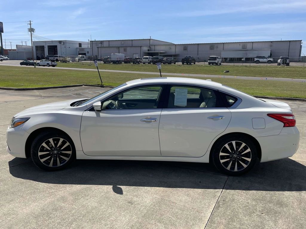 Used 2016 Nissan Altima 2.5 SL w/ 2.5 Technology w/LED Package FWD image 6