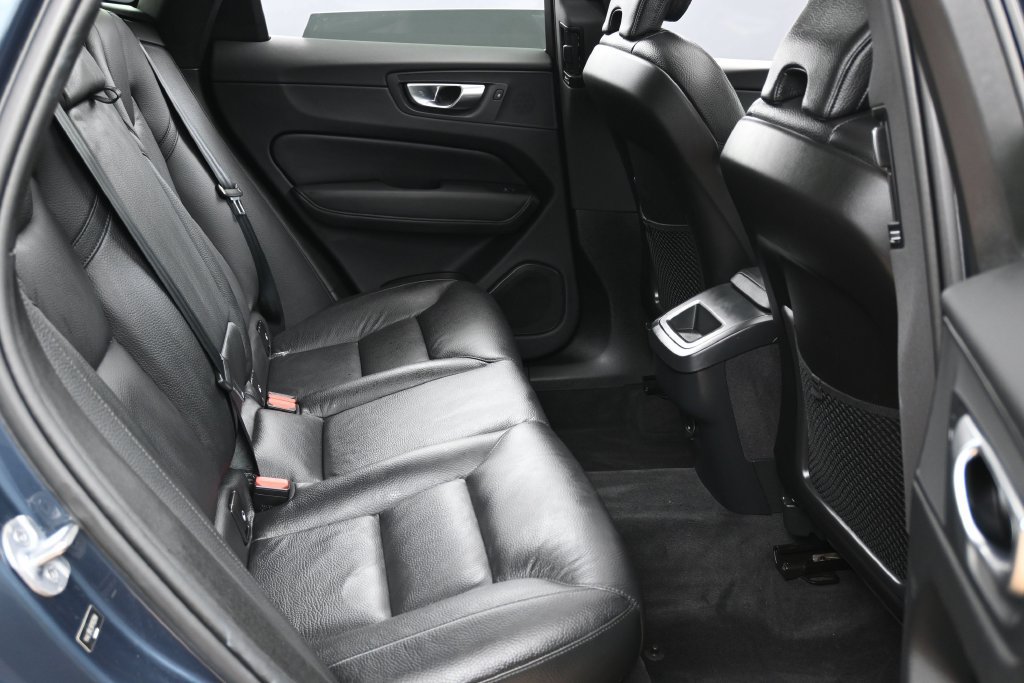 Used 2024 Volvo XC60 B5 Plus w/ Protection Package Premier AWD/4WD image 33