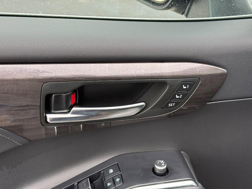 Certified 2022 Toyota Highlander Platinum image 19