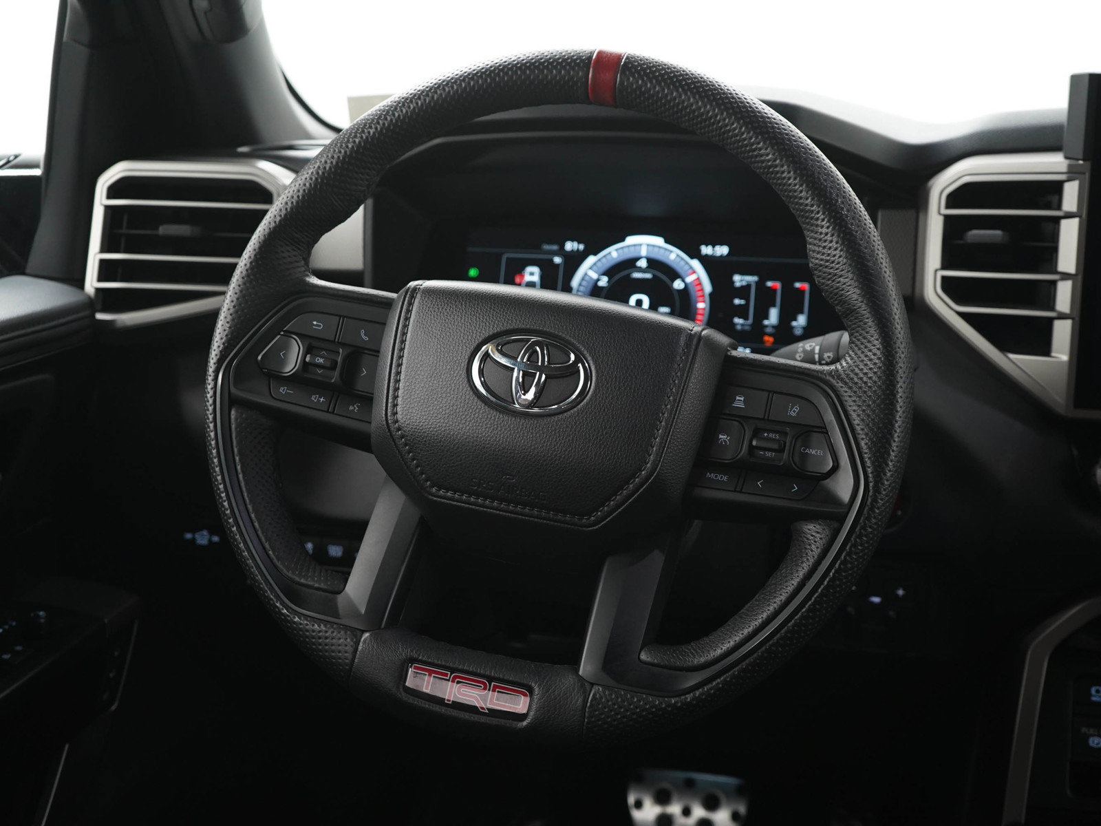 Used 2025 Toyota Tundra Limited AWD/4WD image 17