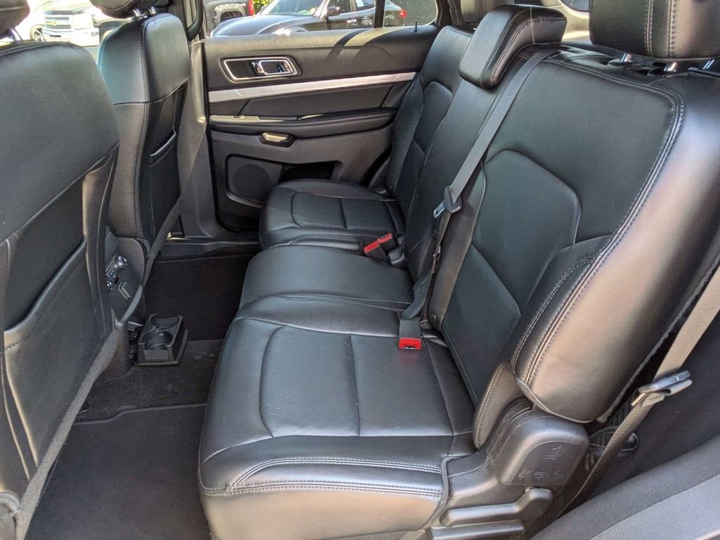 Used 2017 Ford Explorer XLT w/ Equipment Group 202A FWD image 13