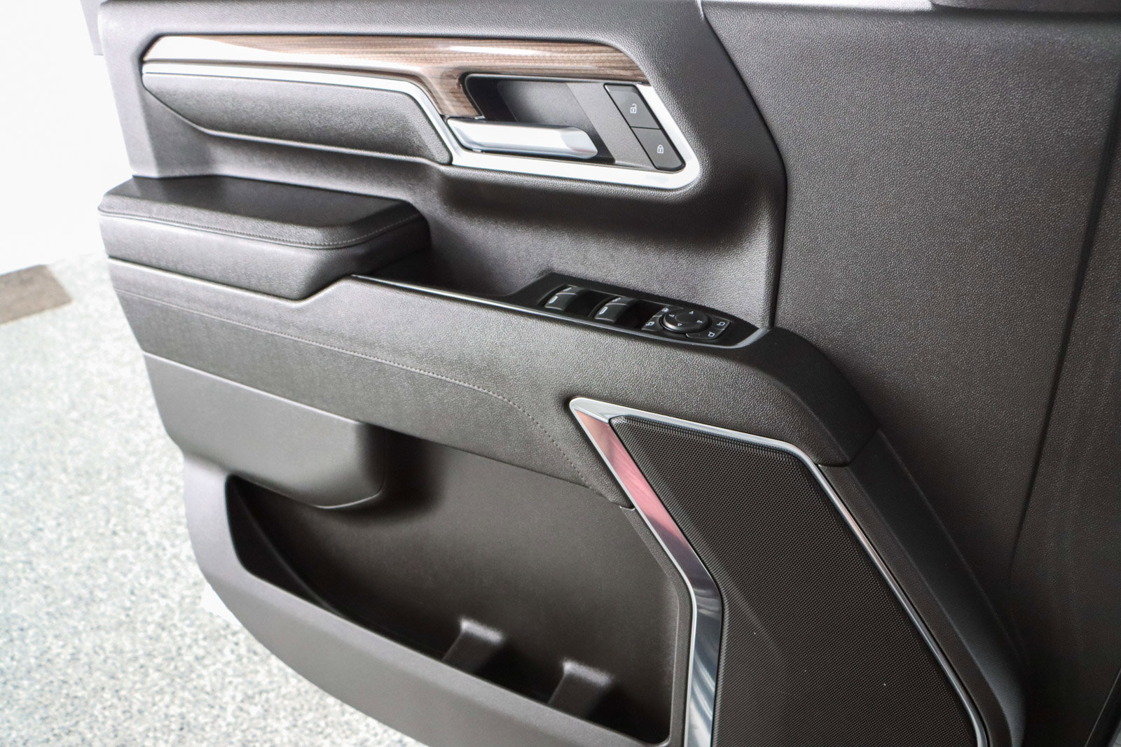 Used 2024 Chevrolet Silverado 3500 LT w/ Convenience Package image 23