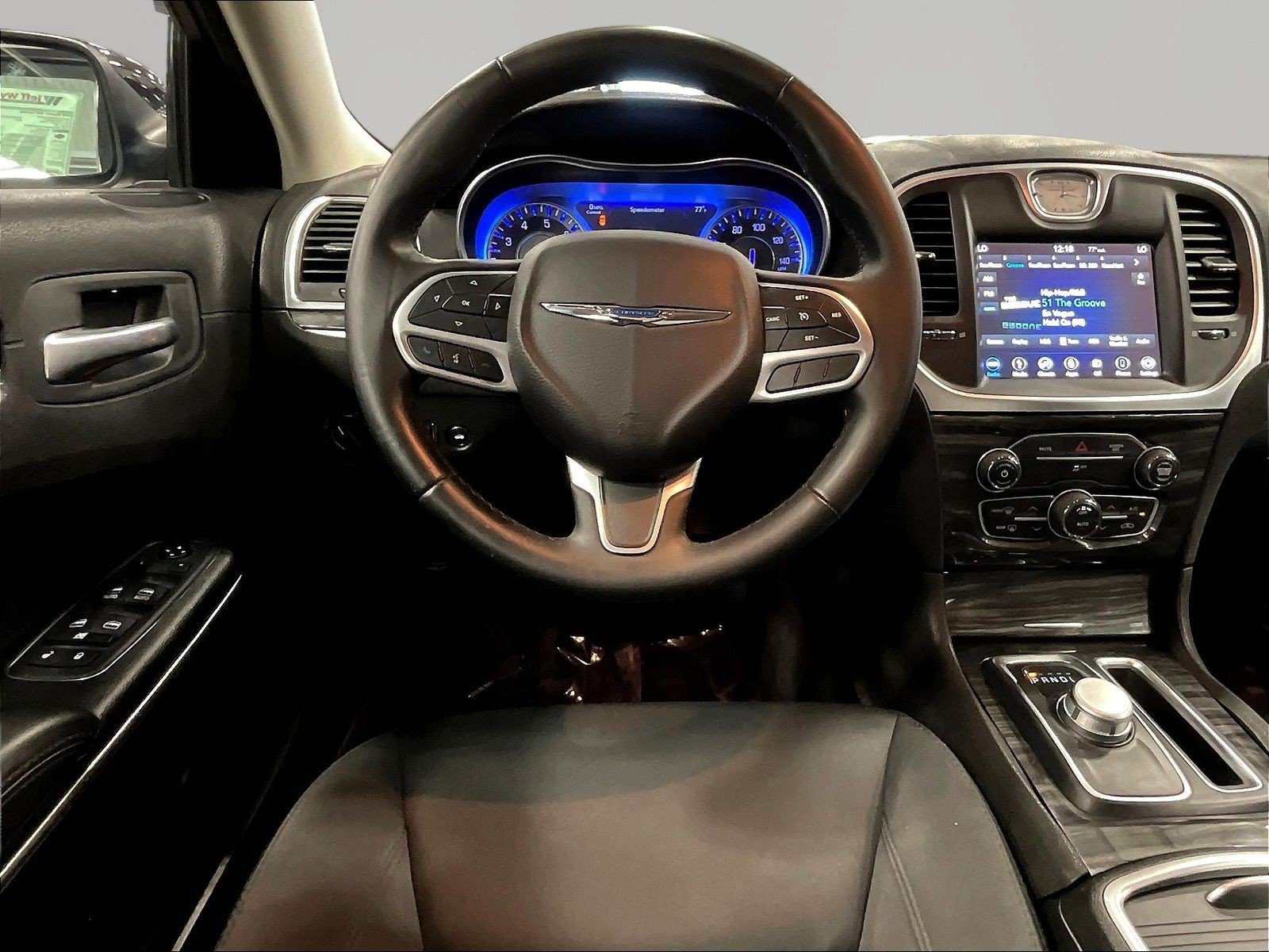 Used 2018 Chrysler 300 Touring w/ Sport Appearance Package RWD image 8