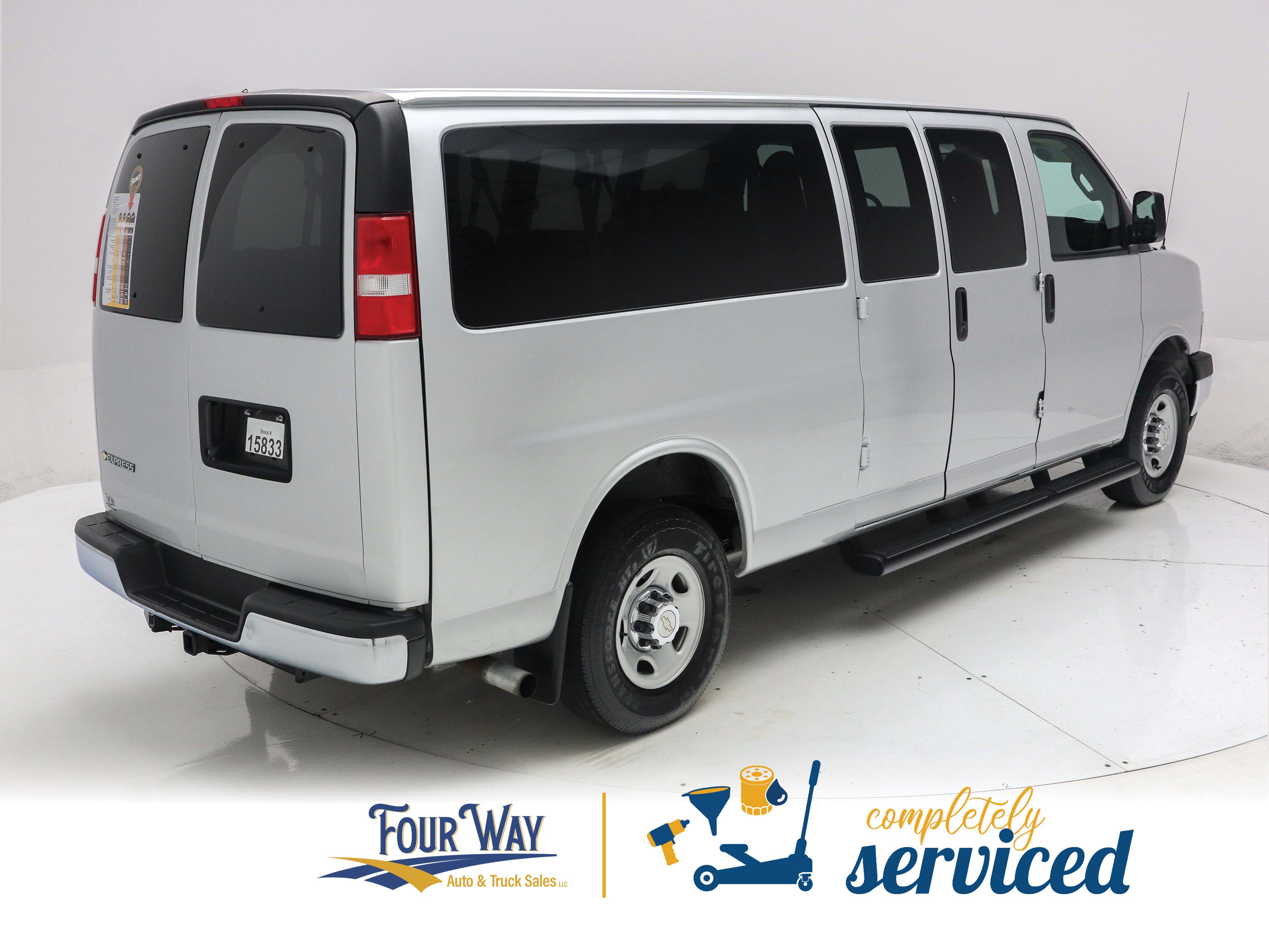 Used 2019 Chevrolet Express 3500 LT w/ LT Preferred Equipment Group RWD image 4