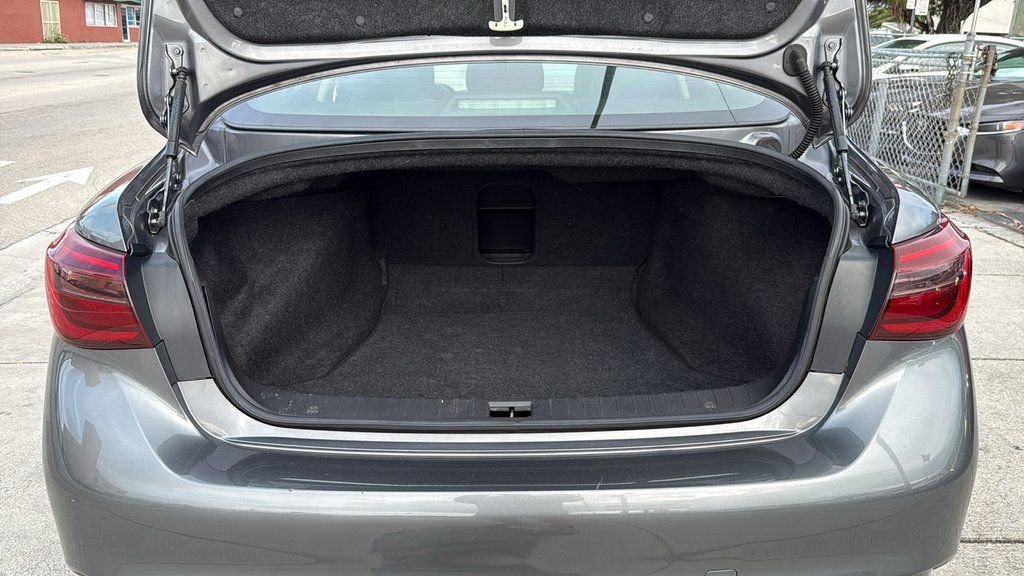 Used 2018 INFINITI Q50 Luxe RWD image 9