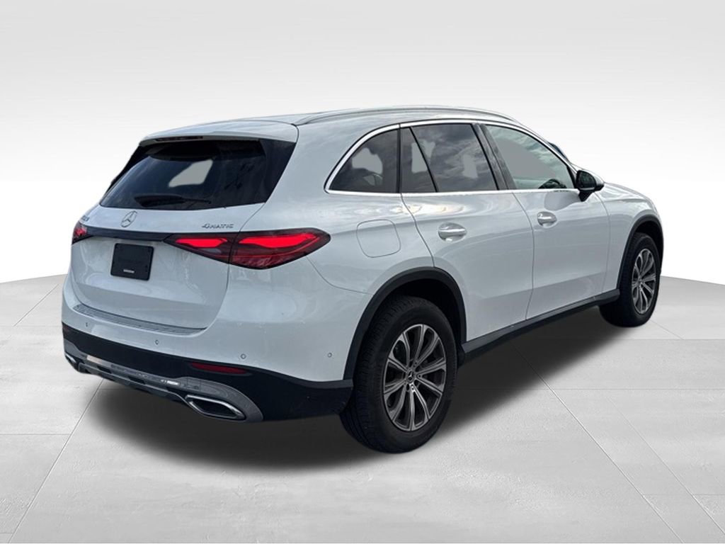 Used 2023 Mercedes-Benz GLC 300 4MATIC image 4