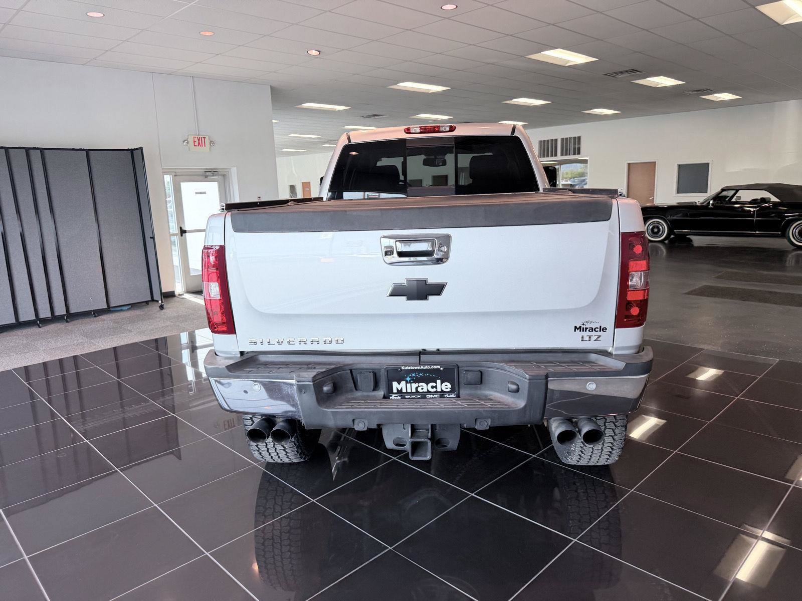 Used 2014 Chevrolet Silverado 2500 LTZ w/ LTZ Plus Package AWD/4WD image 14