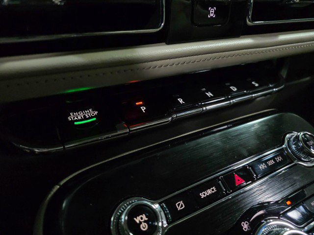 Used 2021 Lincoln Nautilus Reserve image 25