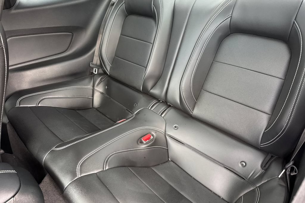 Used 2022 Ford Mustang Shelby GT500 w/ Technology Package RWD image 5