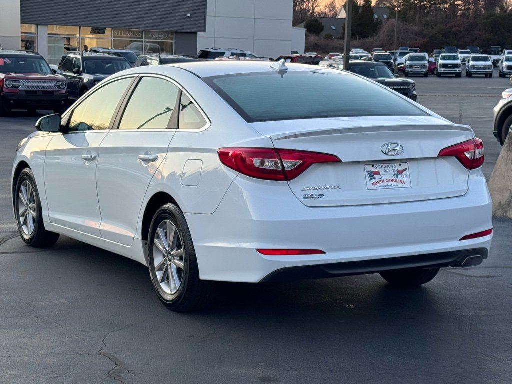Used 2017 Hyundai Sonata SE image 12
