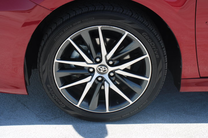 Certified 2021 Toyota Camry XLE FWD image 9