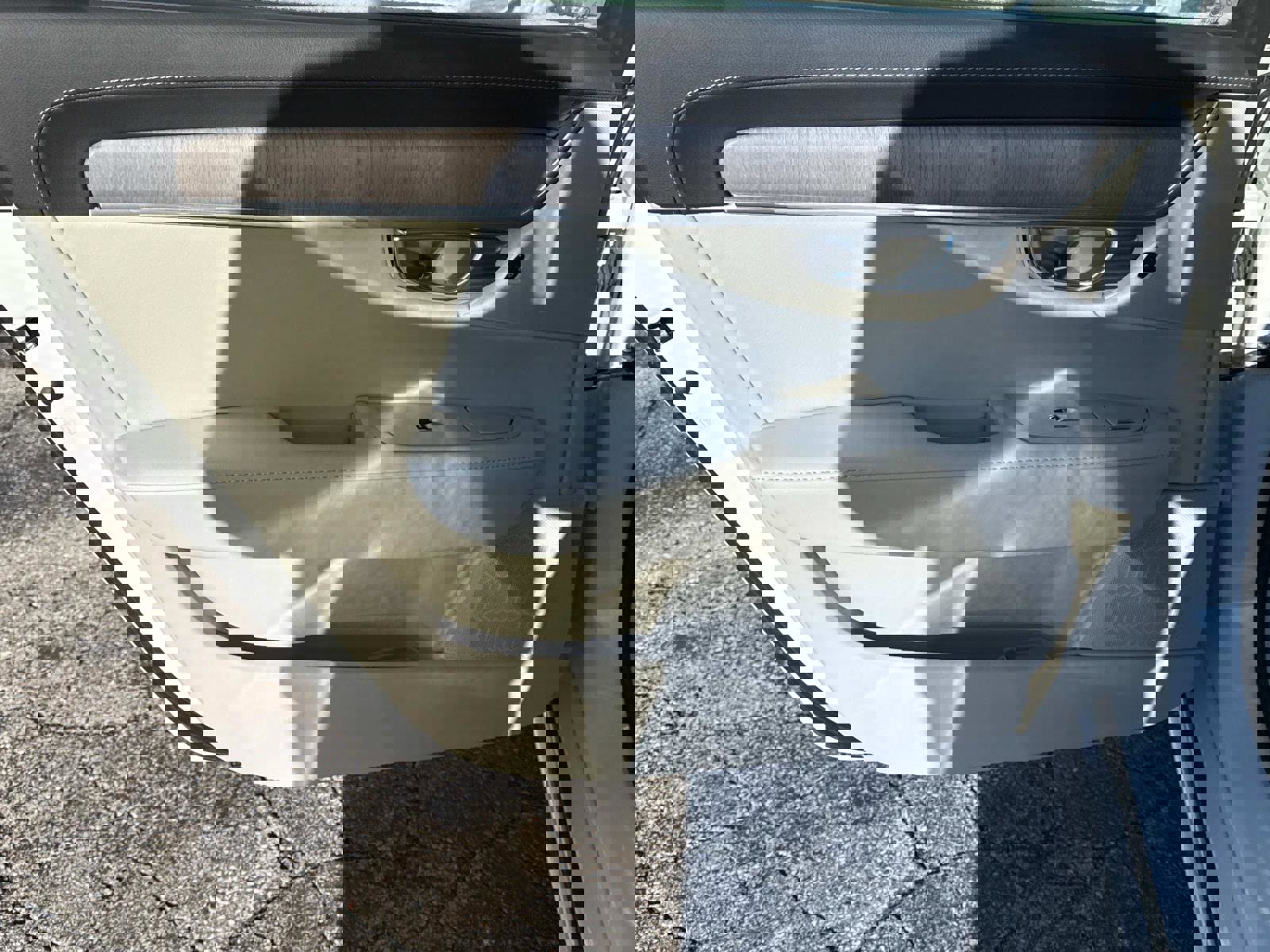 Certified 2024 Volvo S90 B6 Ultimate w/ Protection Package Premier image 11