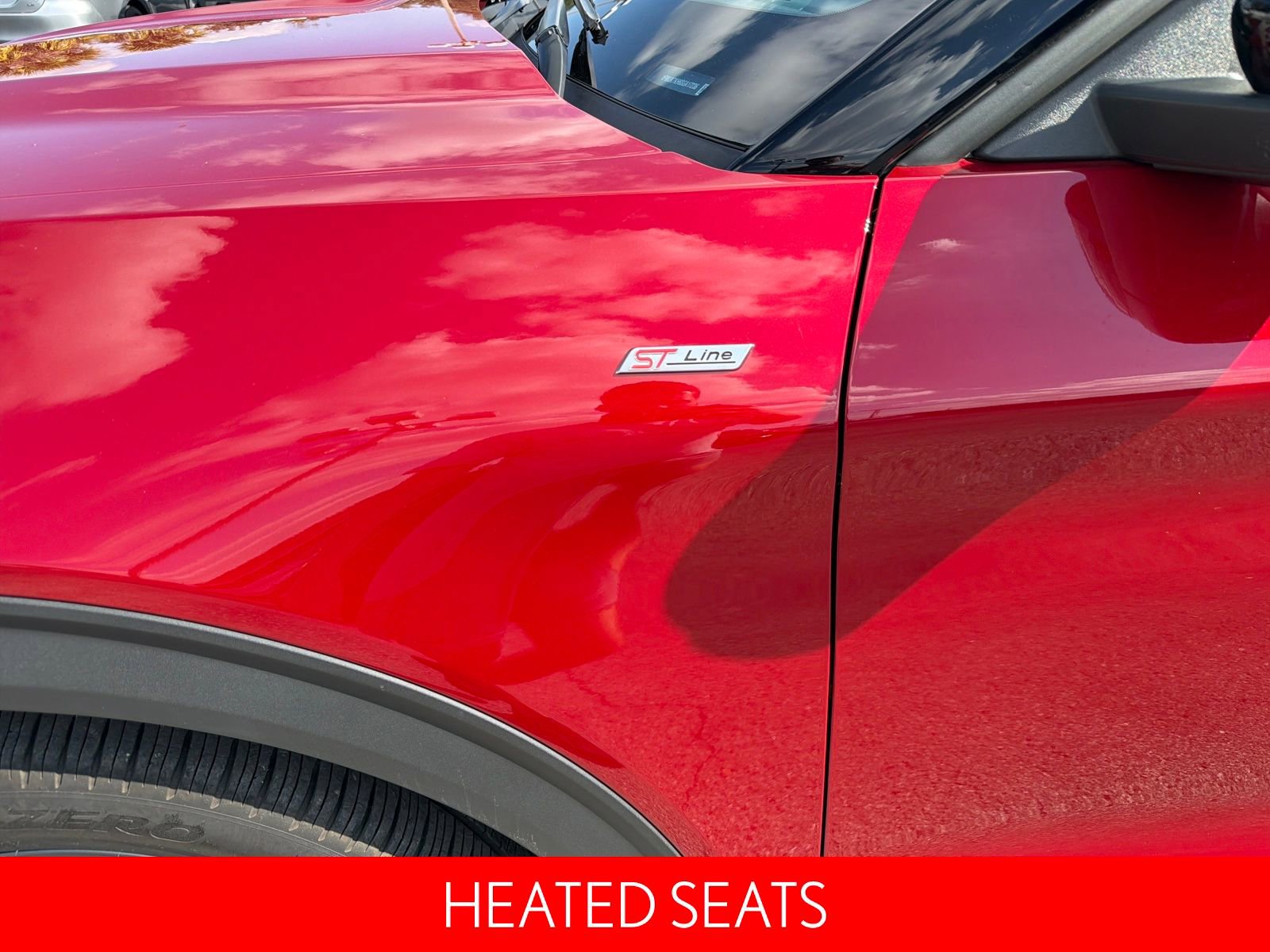 Used 2025 Ford Explorer ST-Line w/ Premium Package image 12