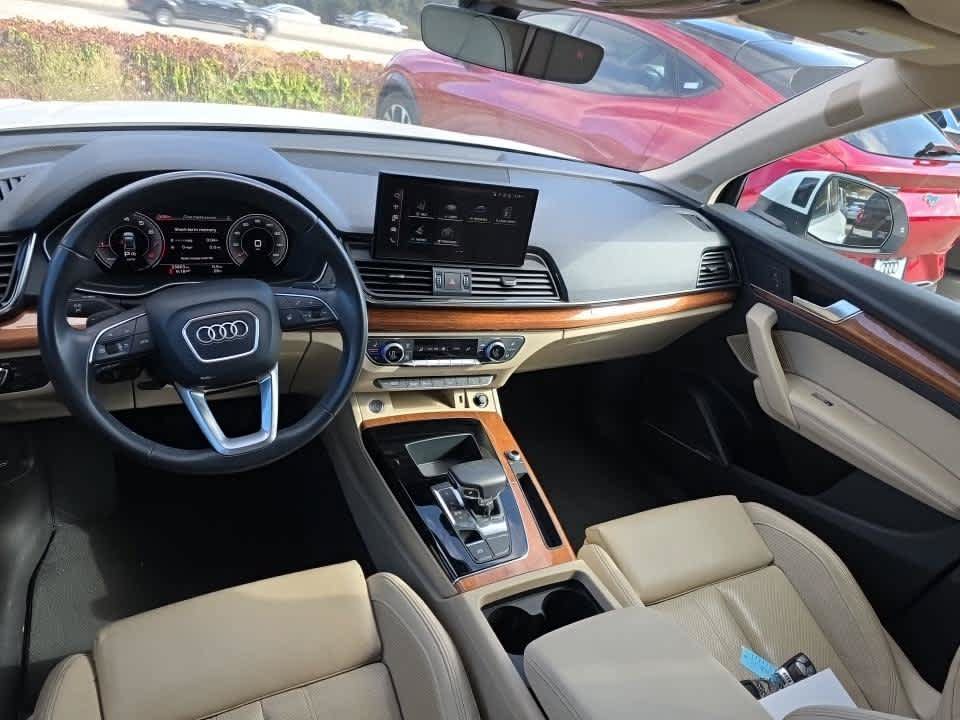 Used 2023 Audi Q5 2.0T Premium Plus w/ Premium Plus Package AWD/4WD image 6