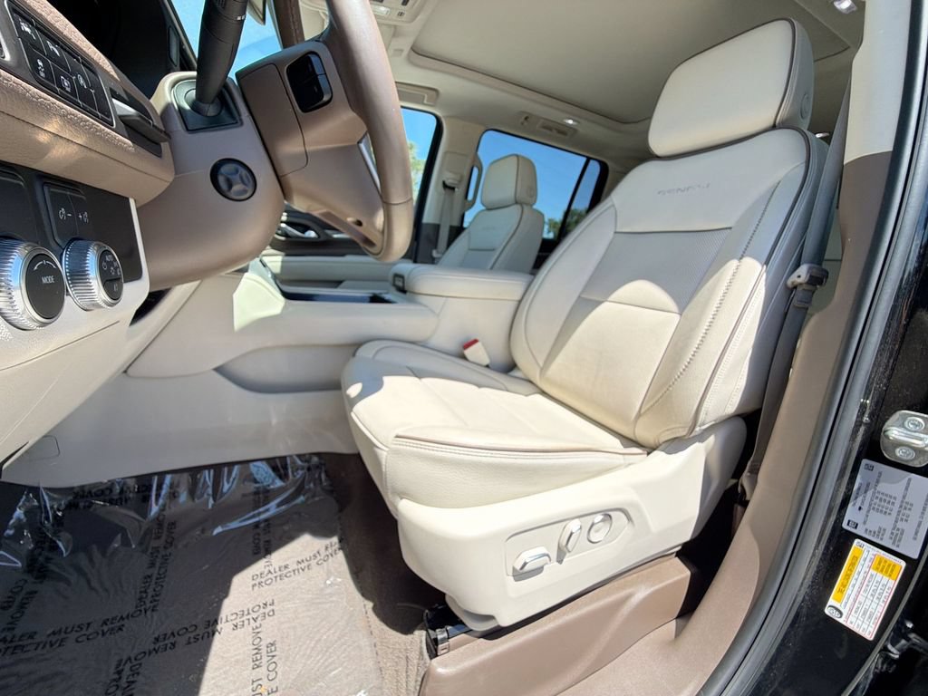 Used 2024 GMC Yukon XL Denali RWD image 26