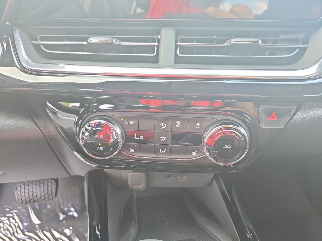 New 2026 Chevrolet Trax RS w/ Sunroof Package image 26