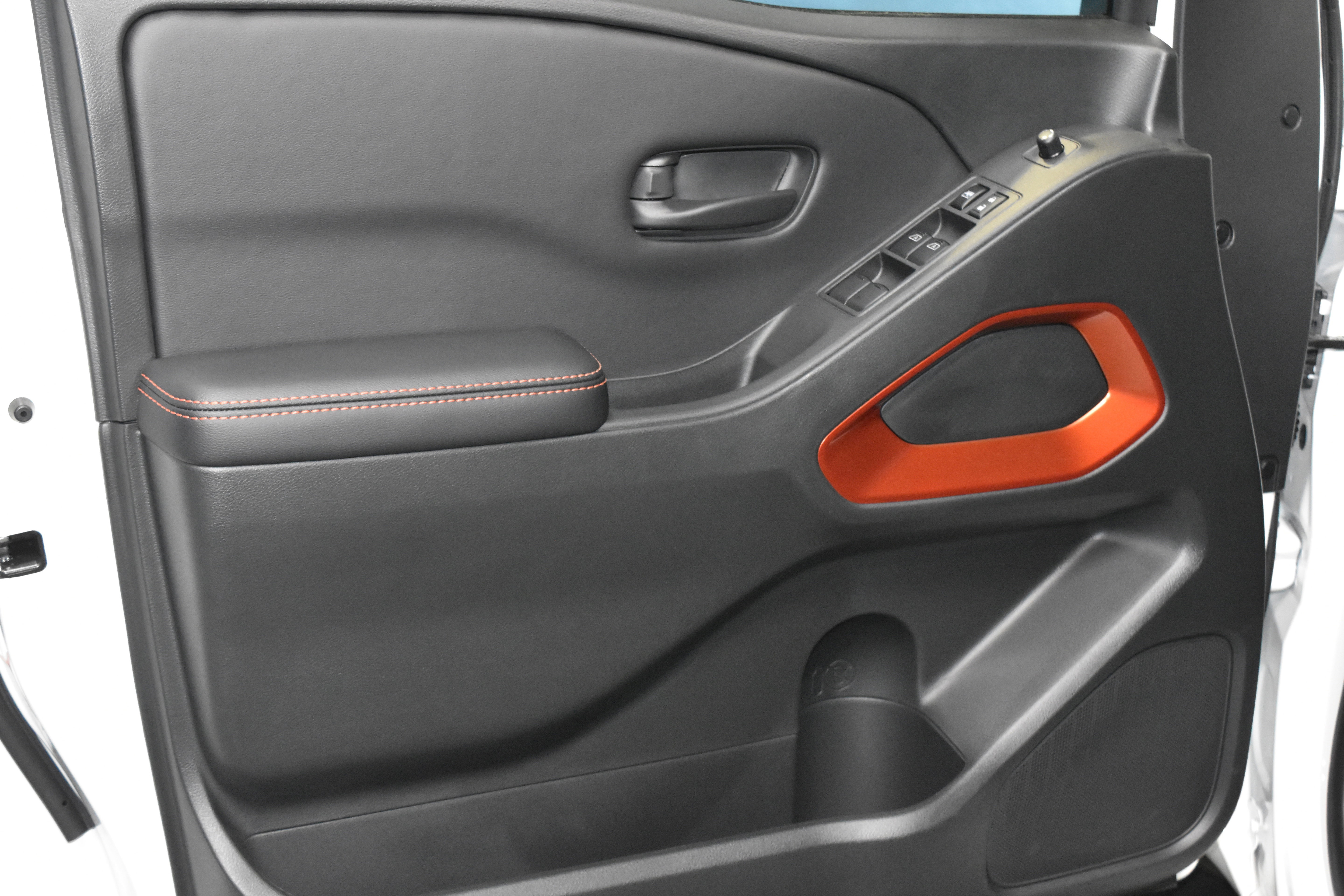 New 2026 Nissan Frontier PRO-4X AWD/4WD image 3