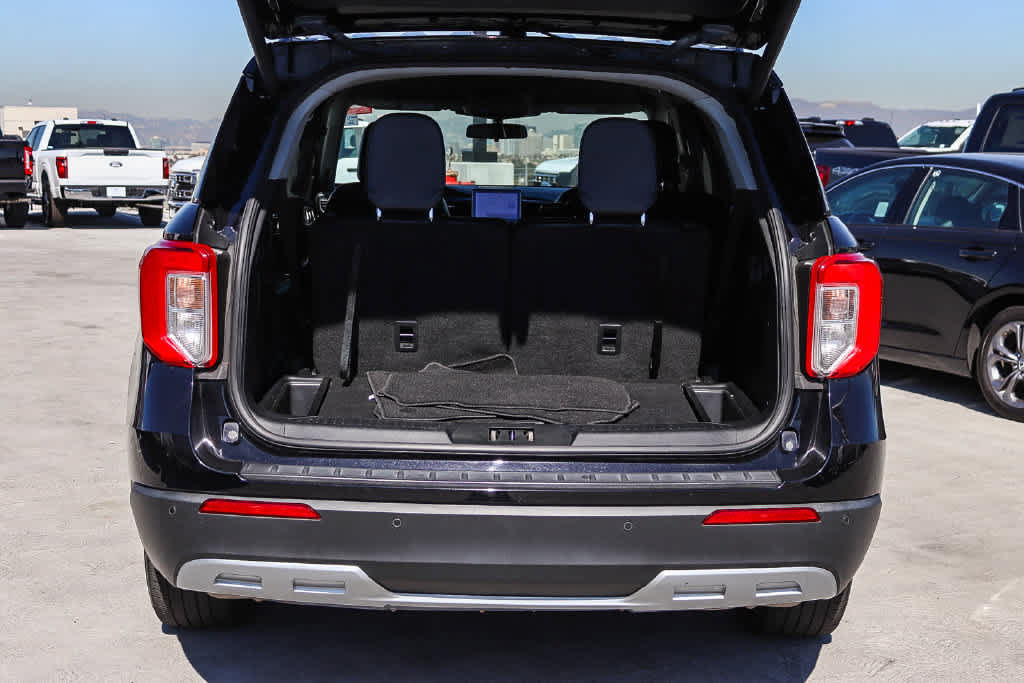 Certified 2022 Ford Explorer XLT w/ Equipment Group 202A RWD image 28