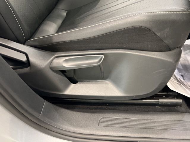 Used 2023 Volkswagen Tiguan SE w/ Panoramic Sunroof Package AWD/4WD image 23
