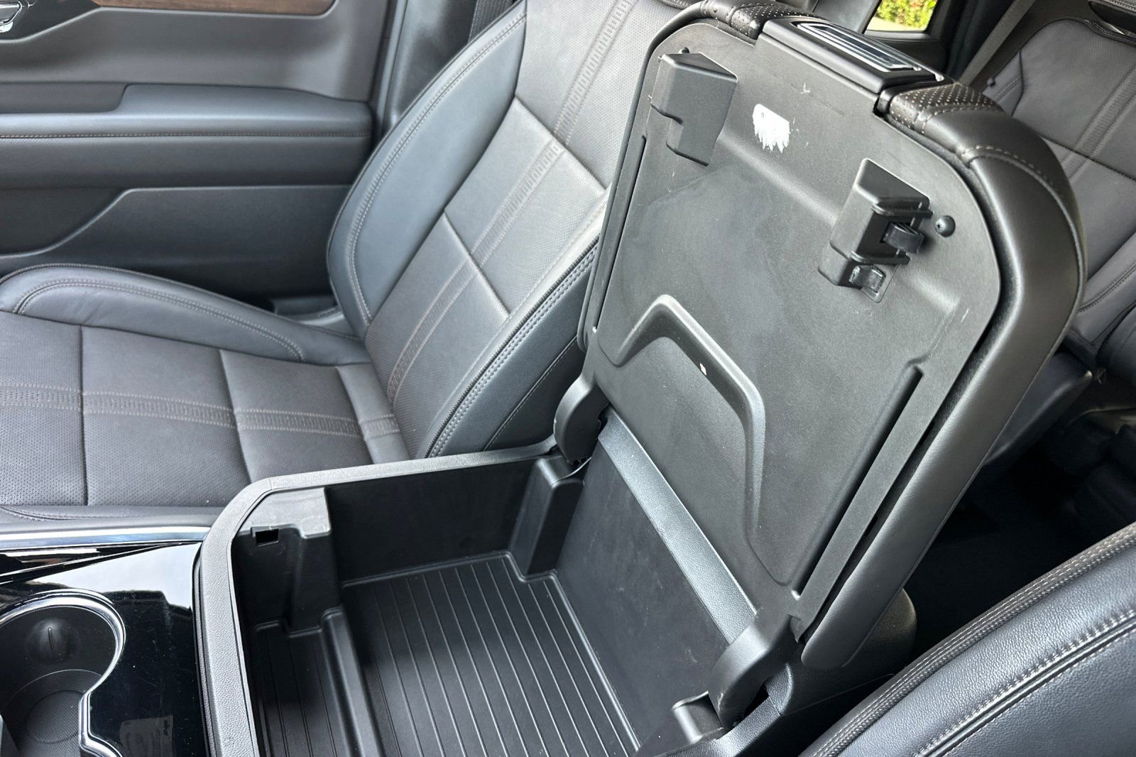 Certified 2025 Chevrolet Tahoe High Country image 32