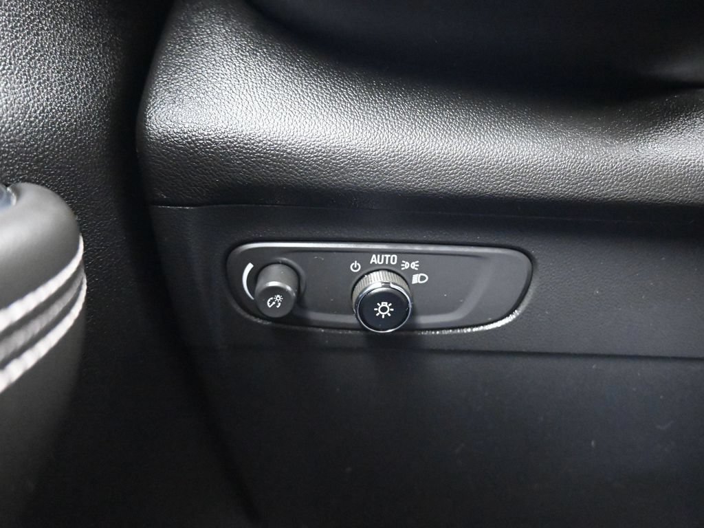Used 2023 Buick Envision Essence w/ Sport Touring Package FWD image 26