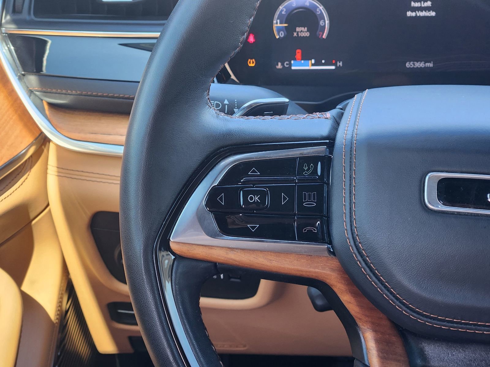 Used 2023 Jeep Grand Cherokee L Summit image 29