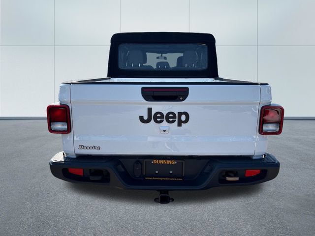 Used 2024 Jeep Gladiator Sport AWD/4WD image 3