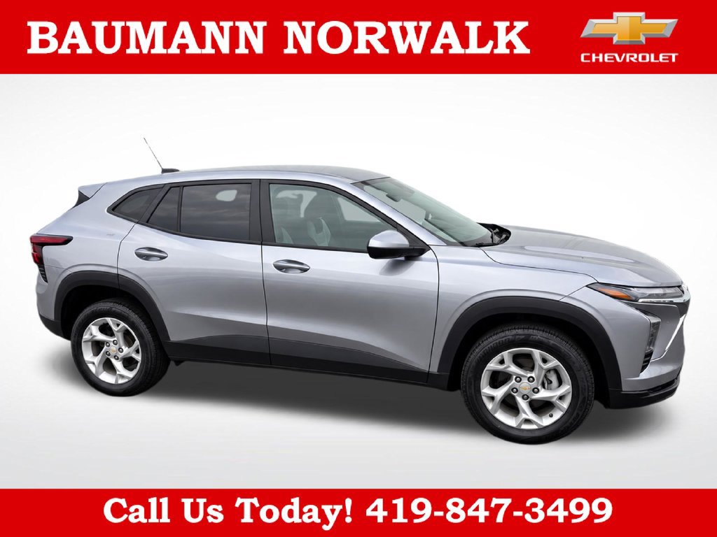 Used 2024 Chevrolet Trax LS w/ LS Convenience Package FWD image 7