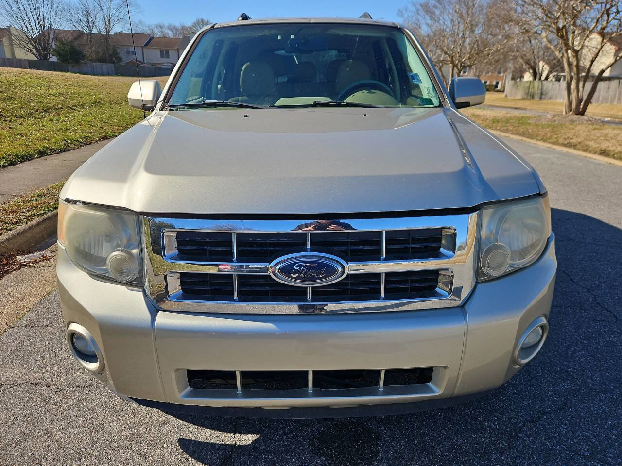 Used 2010 Ford Escape Limited image 9