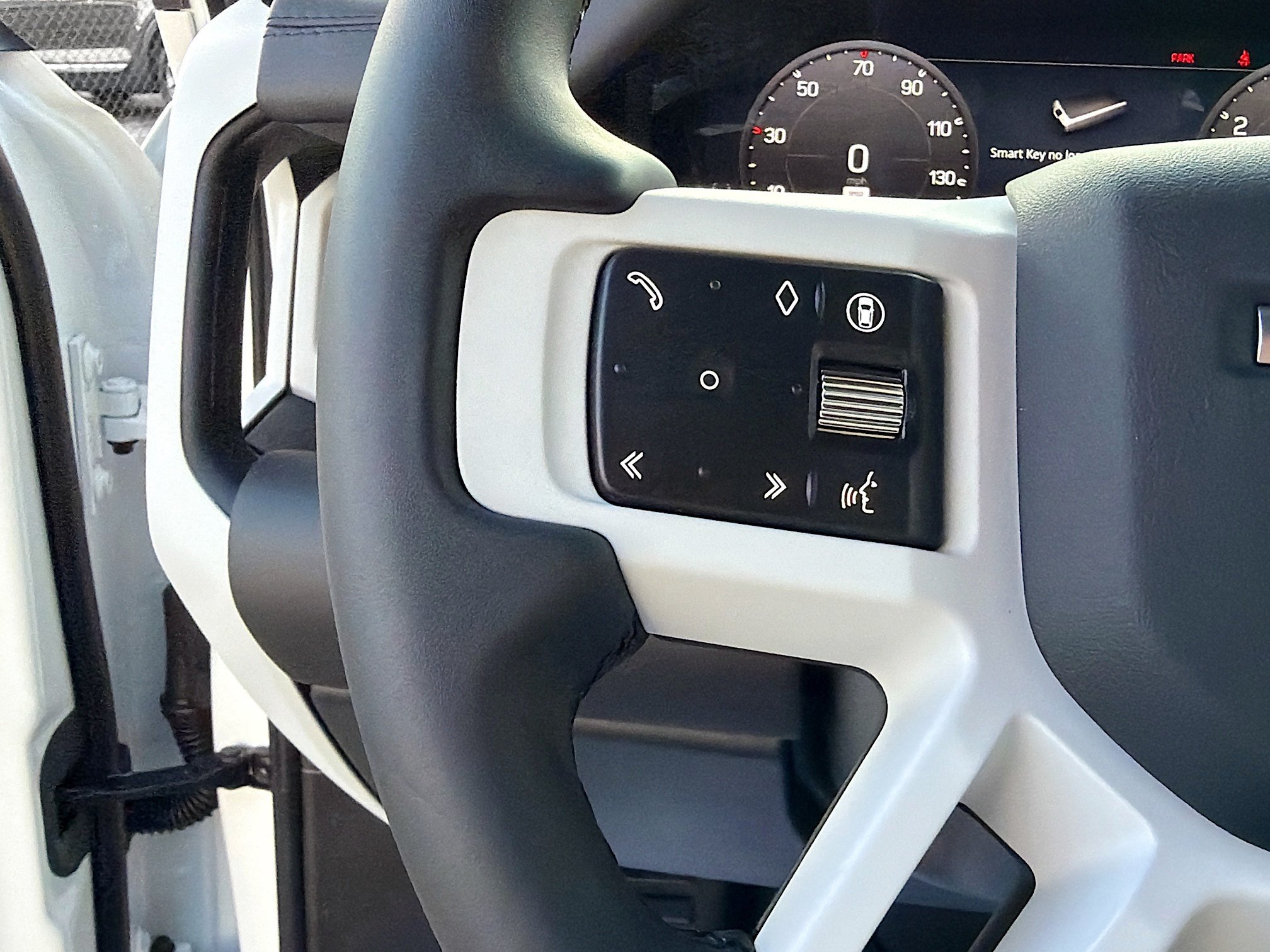 New 2026 Land Rover Defender 110 X-Dynamic SE AWD/4WD image 37