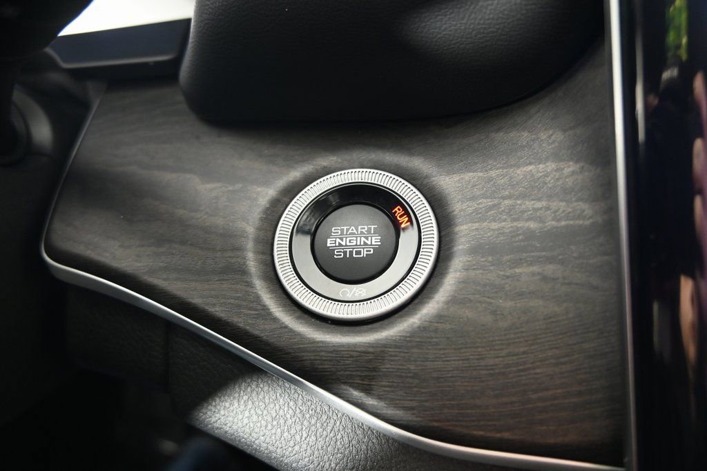 Used 2023 Jeep Grand Cherokee Limited AWD/4WD image 34