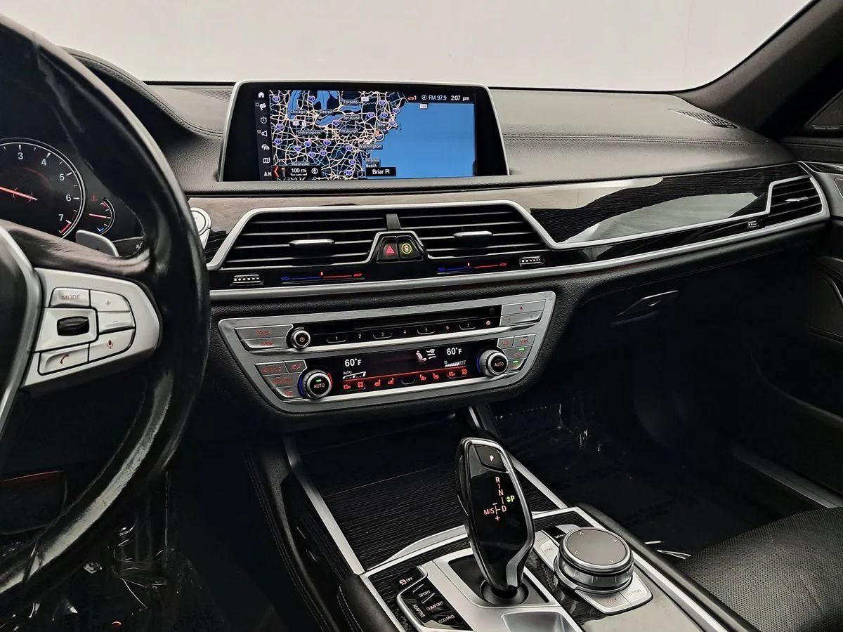 Used 2019 BMW 750i xDrive w/ M Sport Package AWD/4WD image 14