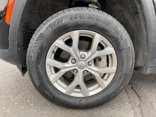 Used 2023 Jeep Grand Cherokee Limited AWD/4WD image 21
