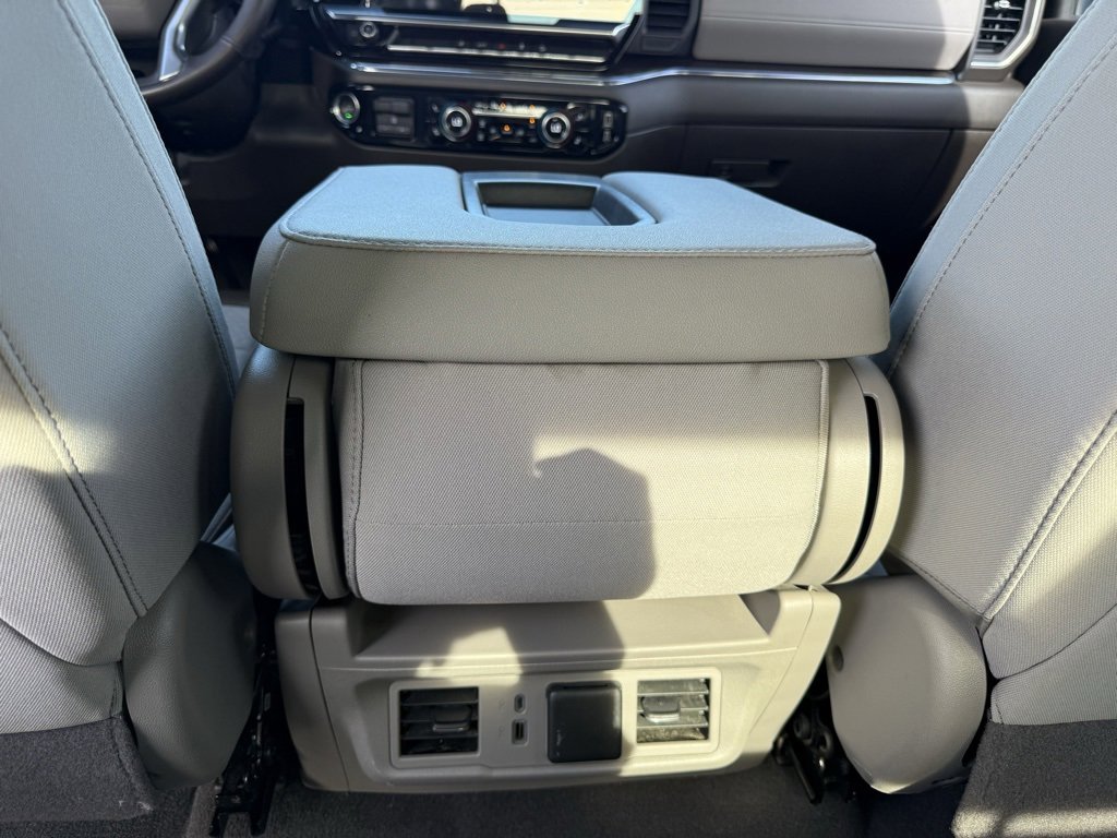 Used 2024 Chevrolet Silverado 2500 LT image 28