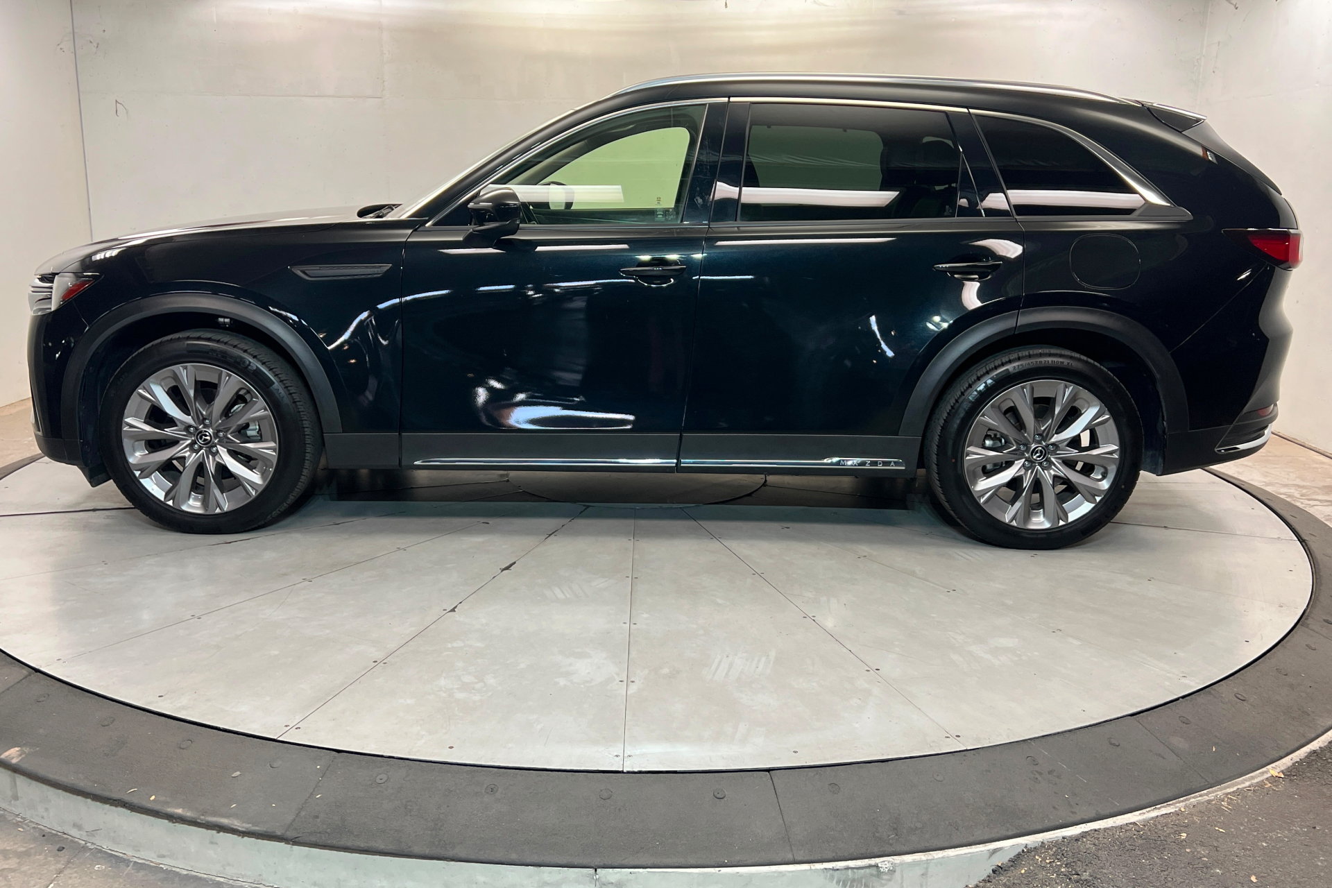 Used 2024 MAZDA CX-90 3.3 Turbo w/ Premium Package AWD/4WD image 2