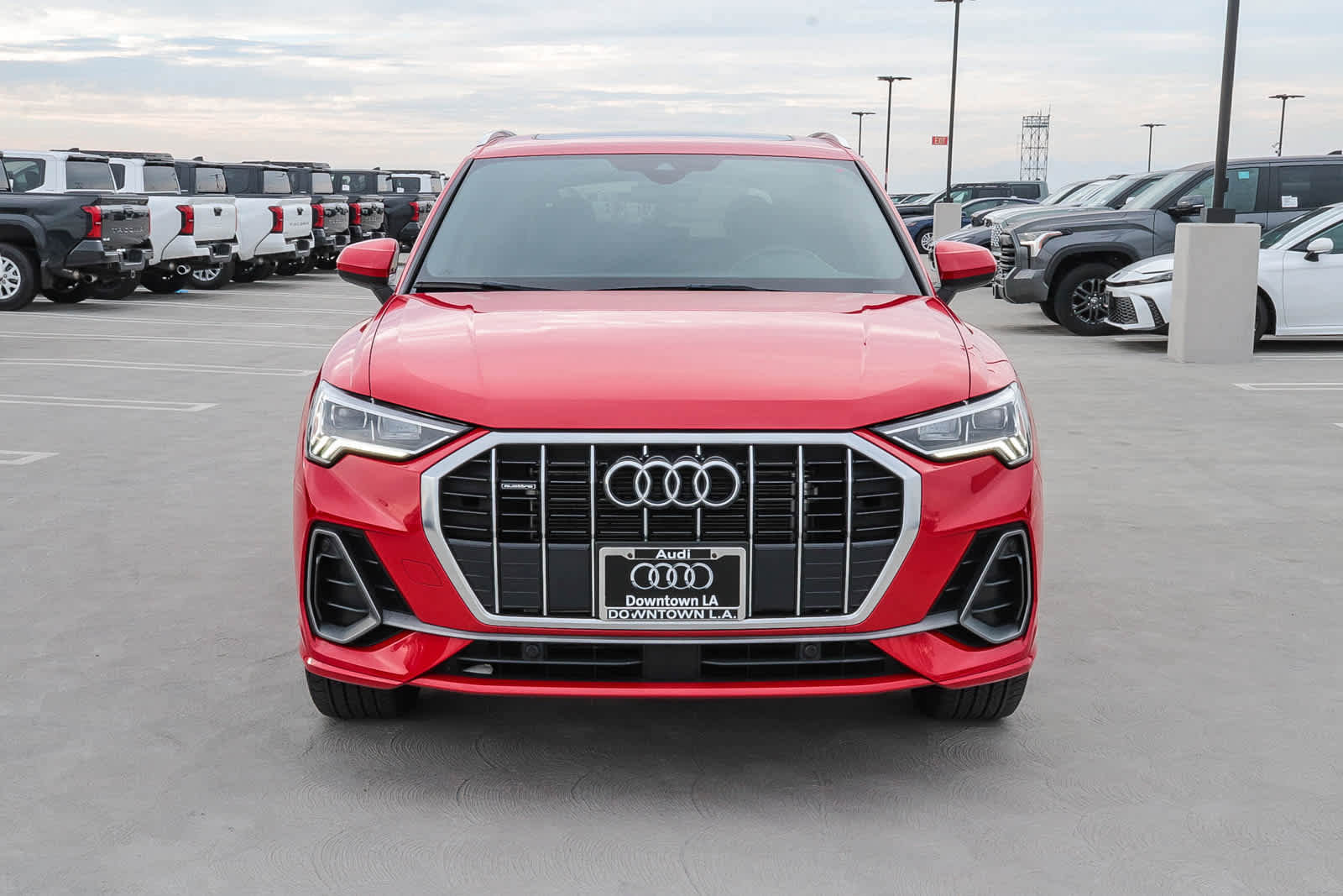 Used 2023 Audi Q3 2.0T Premium w/ 19" Wheel Package image 2
