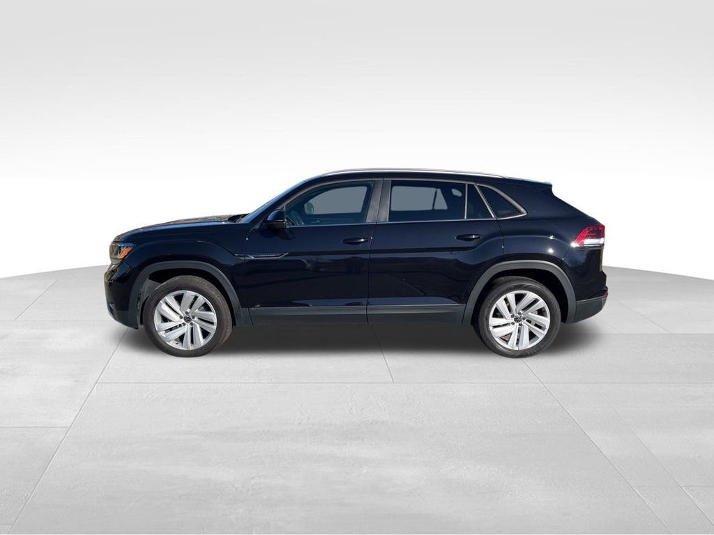 Used 2020 Volkswagen Atlas Cross Sport SE w/ Towing Package image 4