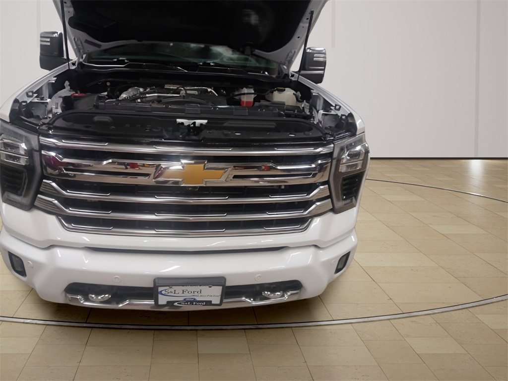 Used 2024 Chevrolet Silverado 2500 High Country w/ High Country Premium Package image 9