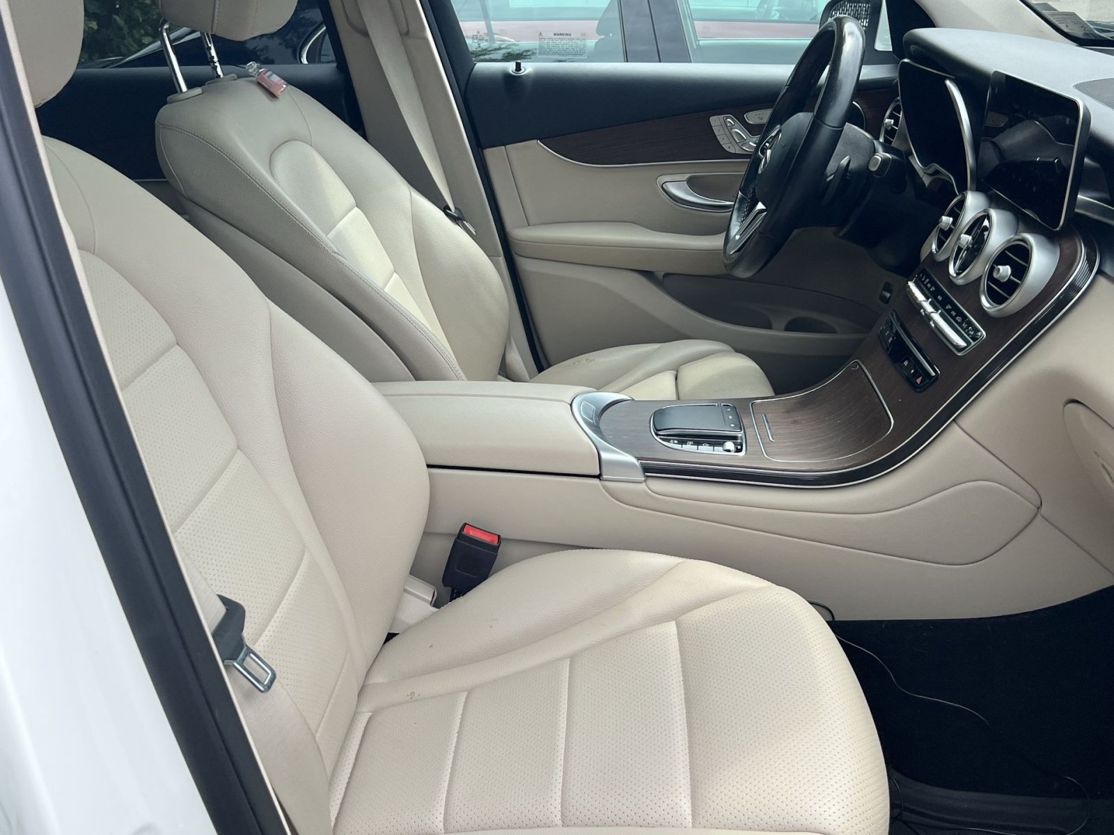 Used 2022 Mercedes-Benz GLC 300 4MATIC image 24