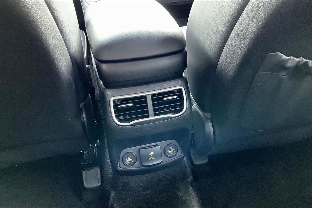 Used 2022 Hyundai Santa Fe Limited FWD image 10