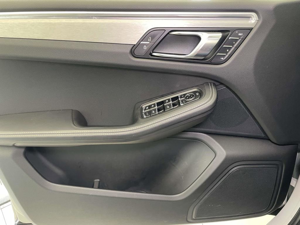 Certified 2023 Porsche Macan image 35