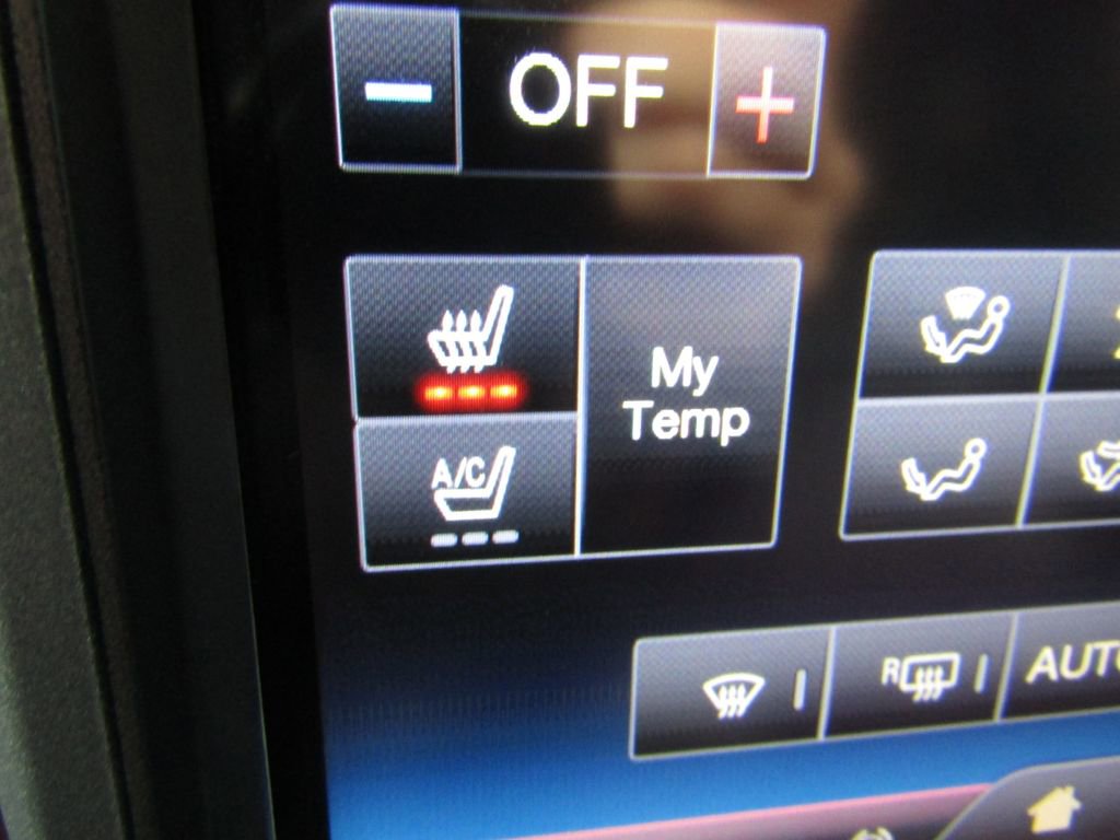 Used 2015 Ford F250 Lariat w/ Chrome Package image 17