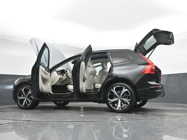 Used 2023 Volvo XC60 B6 Ultimate w/ Climate Package AWD/4WD image 54