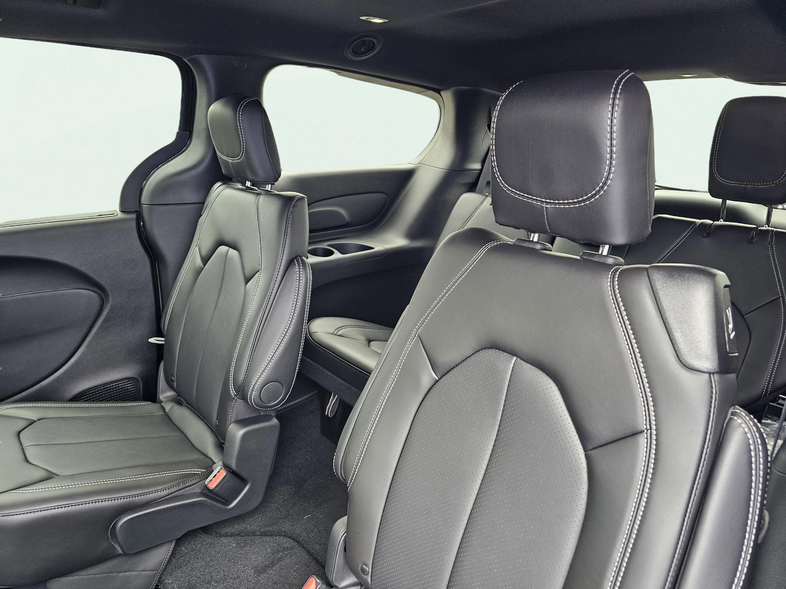 New 2026 Chrysler Pacifica Select image 31