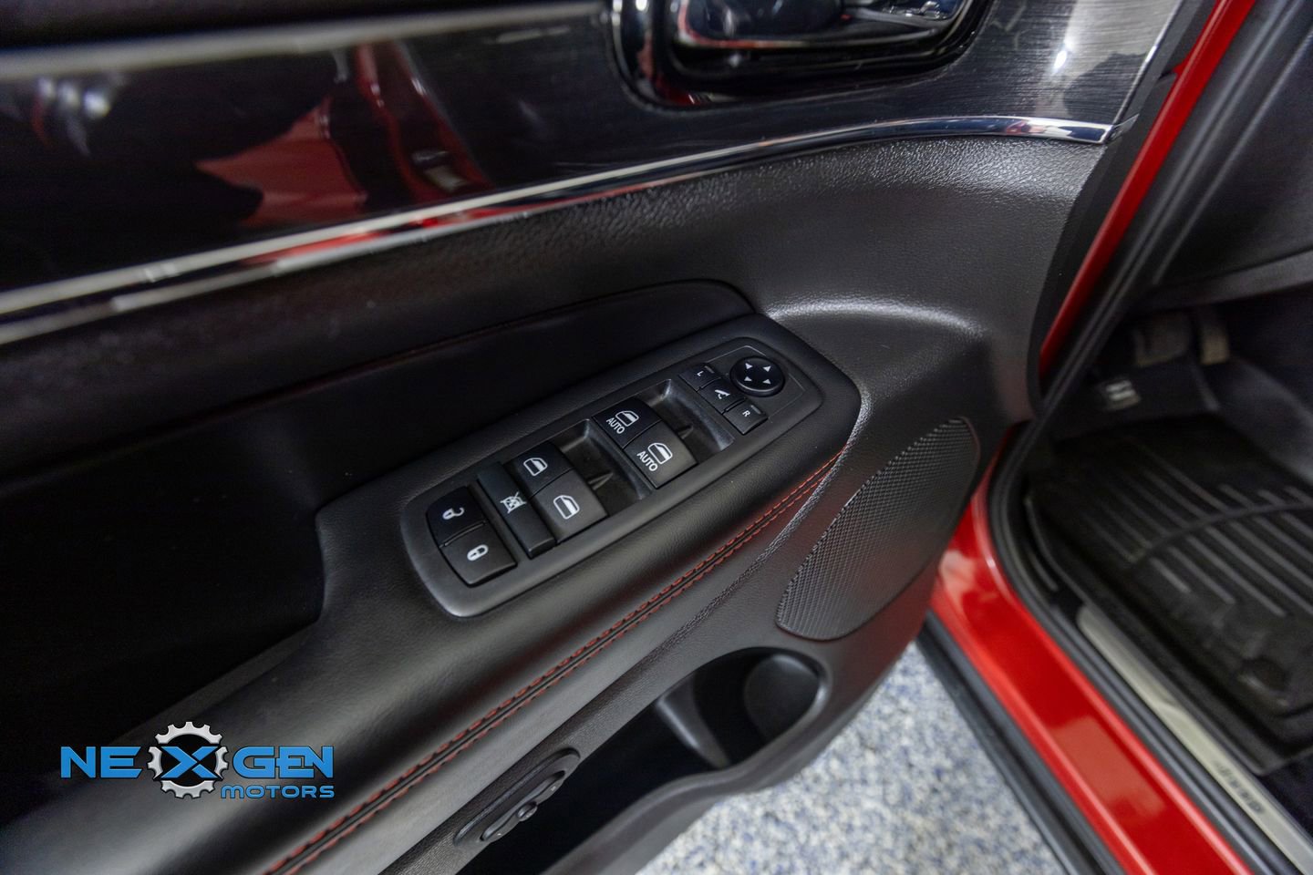 Used 2019 Jeep Grand Cherokee Trailhawk image 12