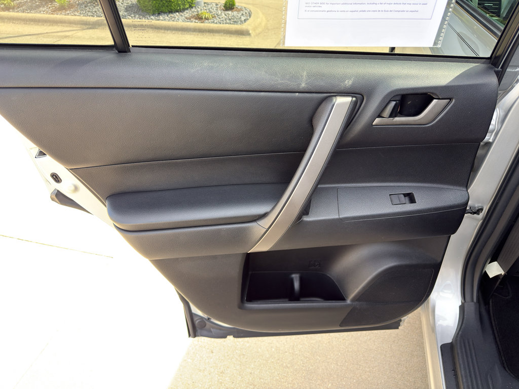 Used 2010 Toyota Highlander SE AWD/4WD image 14
