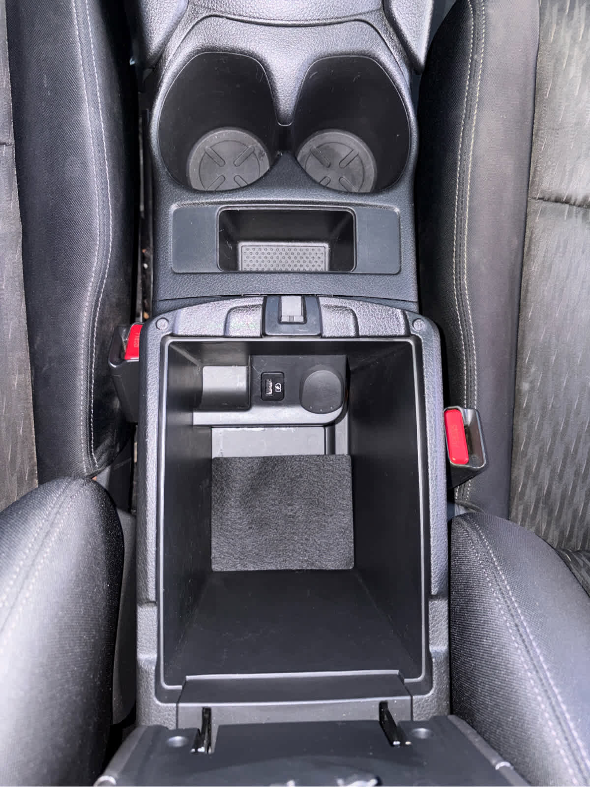 Used 2018 Nissan Rogue S image 16