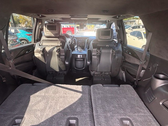 Used 2018 Cadillac Escalade Platinum RWD image 33