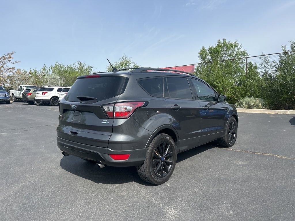 Used 2018 Ford Escape SE w/ SE Sport Appearance Package image 4