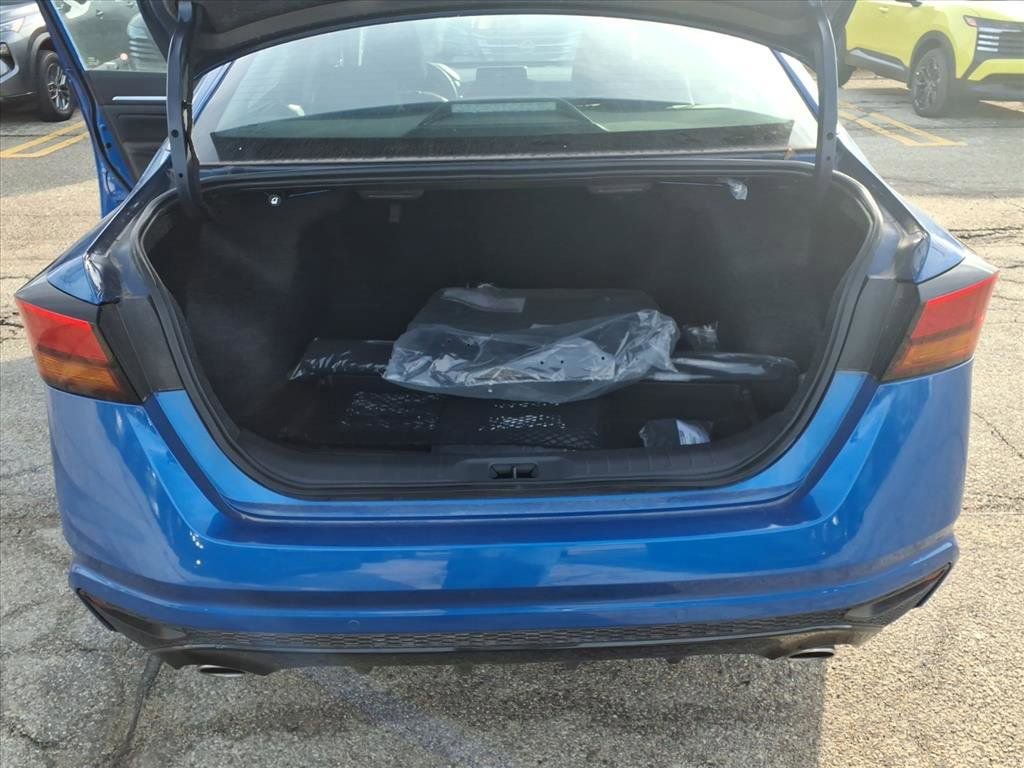 New 2025 Nissan Altima 2.5 SR image 31